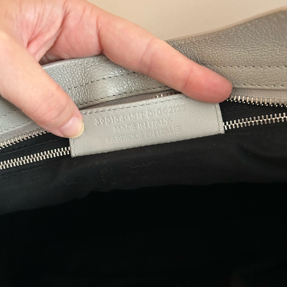 Authentic Balenciaga chèvre Metallic Edge City Bag in gris - Picture 13 of 16